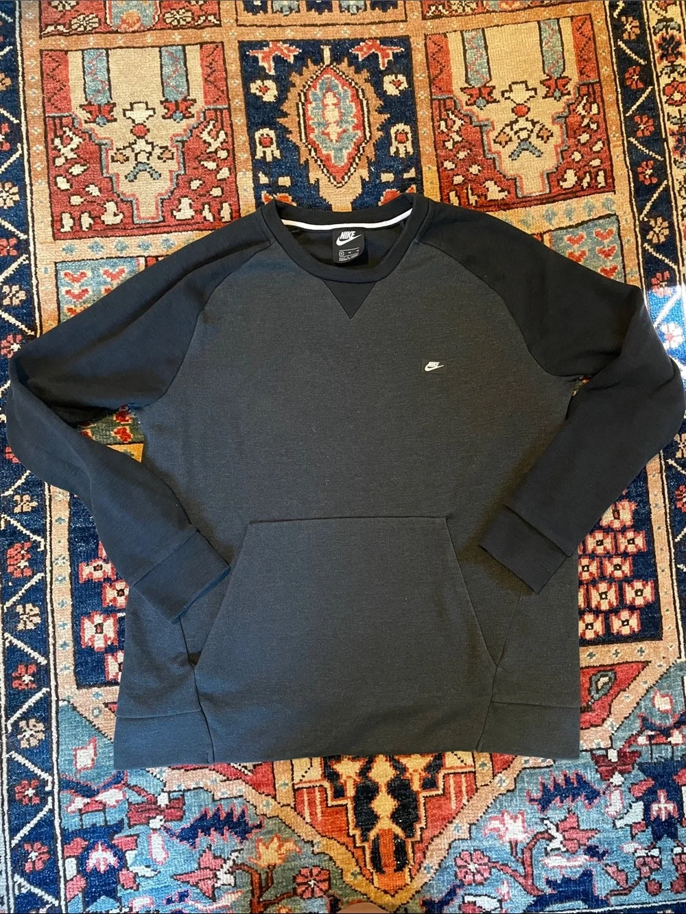 Nike Men’s Black & Charcoal Raglan Crewneck Sweatshirt